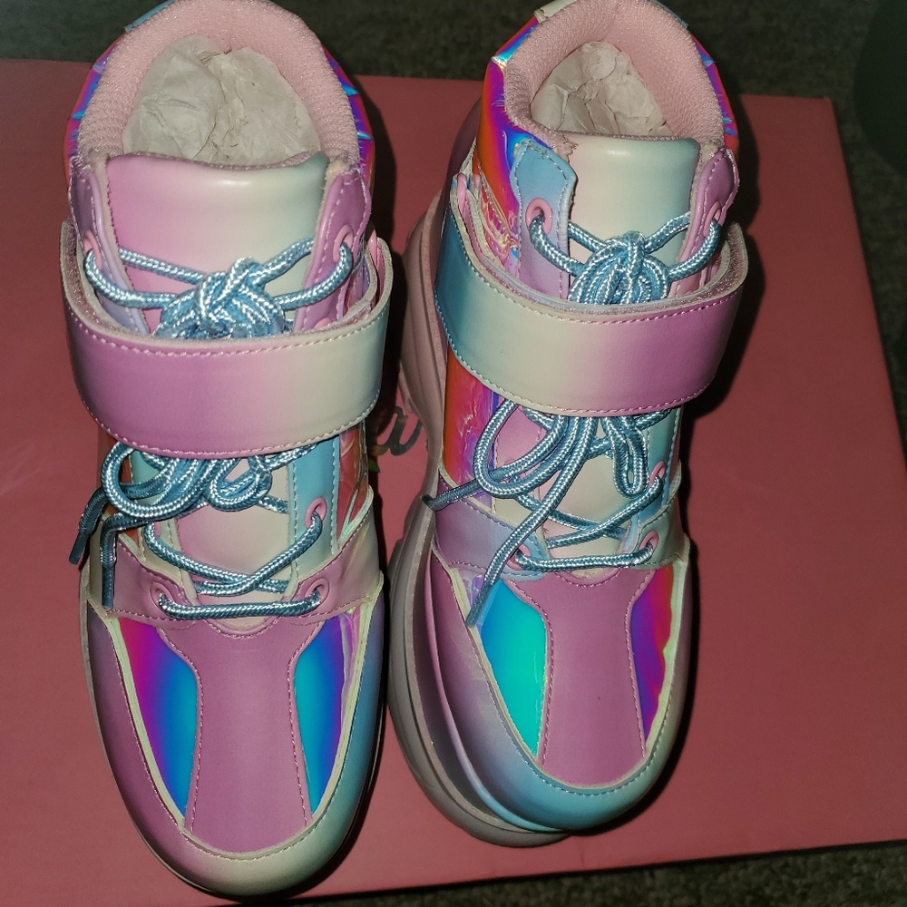 Sugar Thrillz Iridescent Pastel Platforms - Picture 4 of 9